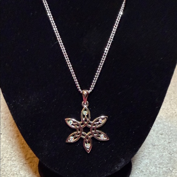 Cookie Lee Silver Floral Star Pendant Necklace - Picture 3 of 6